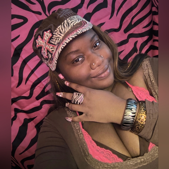 Meet your Posher, Ella - Picture 1 of 1